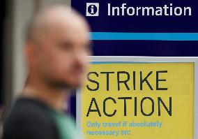 BRITAIN-LONDON-RAIL WORKERS-STRIKES