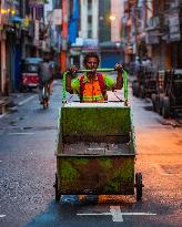 Daily Life In Colombo