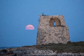 'Blue Supermoon' Rises In The Tower Of Roca Vecchia
