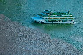 A Clear- turbidness Phenomenon Appear in Chongqing, China