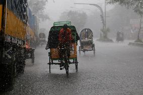 Daily Life In Dhaka