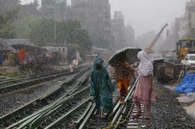 Daily Life In Dhaka