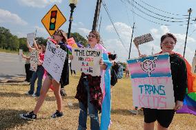 Pro-LGBT Demonstrators Protest New Katy ISD Gender Identity Policy