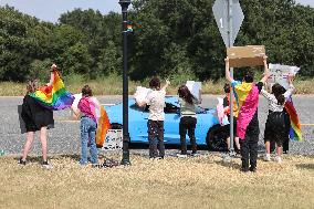 Pro-LGBT Demonstrators Protest New Katy ISD Gender Identity Policy