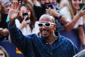 Titolo: Mercedes Driver Lewis Hamilton Meets Fans In The Tommy Hilfiger Store At The 2023 Formula 1 Pirelli Italian Grand Prix I