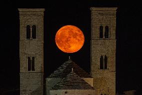 Super Blue Moon In Molfetta