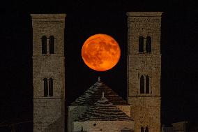 Super Blue Moon In Molfetta