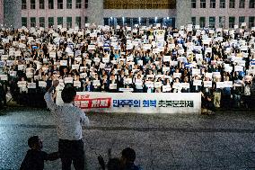 Candlelight Vigil To Condemn Yoon Suk-Yeol Government