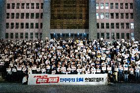 Candlelight Vigil To Condemn Yoon Suk-Yeol Government