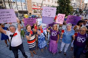 Women Rally Over Kiss Row Across Spain