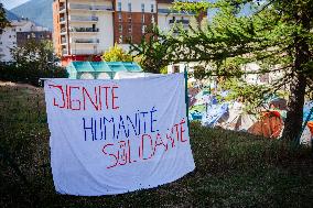 Refugee Camp - Briancon