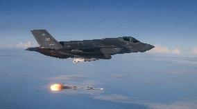 US Fighter Jets Capable Of Carrying Nuclear Weapons To Be Deployed In UK