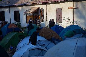 Refugee Camp - Briancon