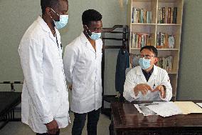 NAMIBIA-WINDHOEK-NAMIBIAN DOCTORS-TCM-LEARNING