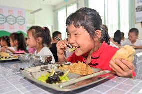 Primary School Nutrition Lunch in Qingzhou