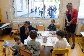 Elisabeth Borne and Gabriel Attal visit a primary school - Saint-Germain-sur-Ille