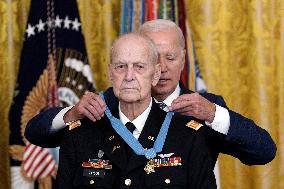 Joe Biden awards the Medal of Freedom - Washington