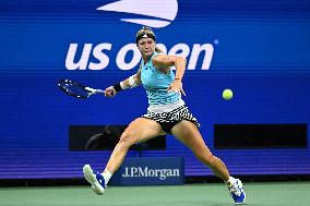 US Open - Quarter Final Muchova v Cirstea