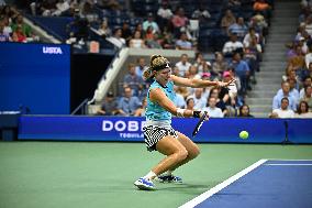 US Open - Quarter Final Muchova v Cirstea