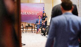 Trudeau Attends ASEAN Summit - Jakarta