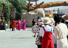 CHINA-XINJIANG-TAXKORGAN-TOURIST SERVICE (CN)