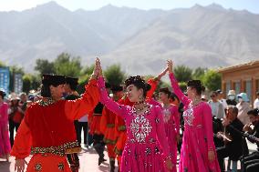CHINA-XINJIANG-TAXKORGAN-TOURIST SERVICE (CN)