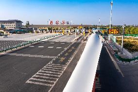 Wnd Turbine Blade Transport in Jiuquan