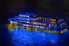 Tourists Travel in Chongqing