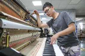 China Manufacturing Industry Piano Products