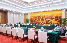 CHINA-BEIJING-WANG YI-AUSTRALIA-DELEGATION-MEETING (CN)