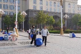 College Students Volunteer To Teach in Rural Areas in Dezhou