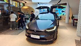 Tesla Store in Shanghai