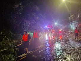 Rainstorm Rescue in Shenzhen