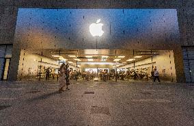 Customers Experience Apple Products at An Apple Store in Chengdu, China