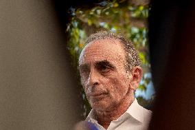 Eric Zemmour And Marion Marechal Visit To The Market - Cogolin