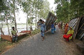 The Erosion By Zumuna River Has Intensified Over - Bangladesh