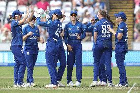 England Women v Sri Lanka Women - 1st Metro Bank ODI