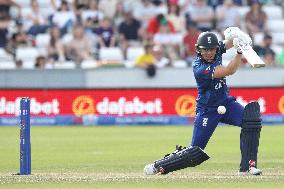 England Women v Sri Lanka Women - 1st Metro Bank ODI