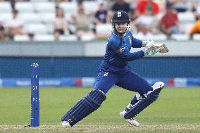 England Women v Sri Lanka Women - 1st Metro Bank ODI