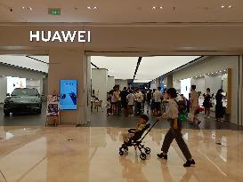 Huawei Mate 60 Pro Phone Popular in China