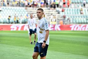 Teams of Ukraine and England arrive at Wroclaw stadium