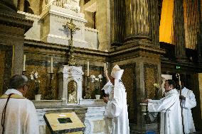 Holy Games Blessing - Paris