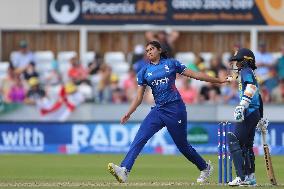 England Women v Sri Lanka Women - 1st Metro Bank ODI