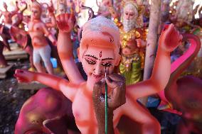 Preparing The Idols Of Vishwokarma Baba