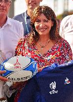 Anne Hildalgo Visit To Rugby Village - Paris