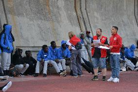 More Than 400 Immigrants Arrive Illegally To El Hierro Island - Spain