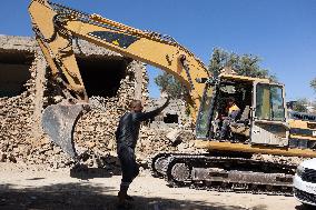 Organisation in the mountain village after the earthquake - Tafeghaghte