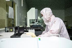 China Manufacturing Industry High Transmittance Conductive Film Materials