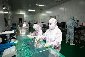 China Manufacturing Industry High Transmittance Conductive Film Materials