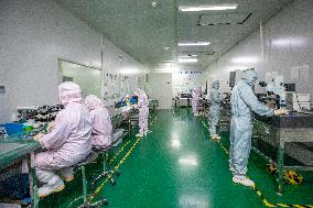 China Manufacturing Industry High Transmittance Conductive Film Materials